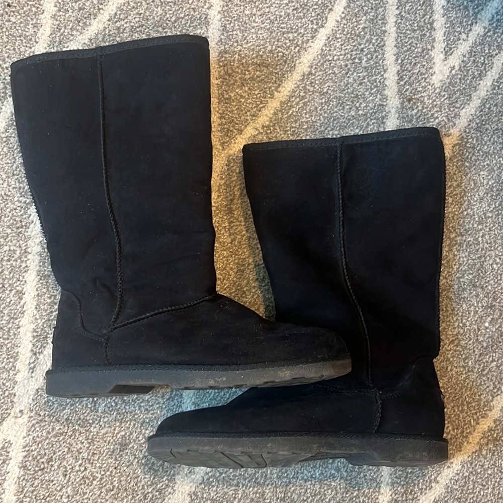 Makalu - Black Faux-Fur-Lined Boots - Mid-Calf - Gently Worn - Women’s Size 8